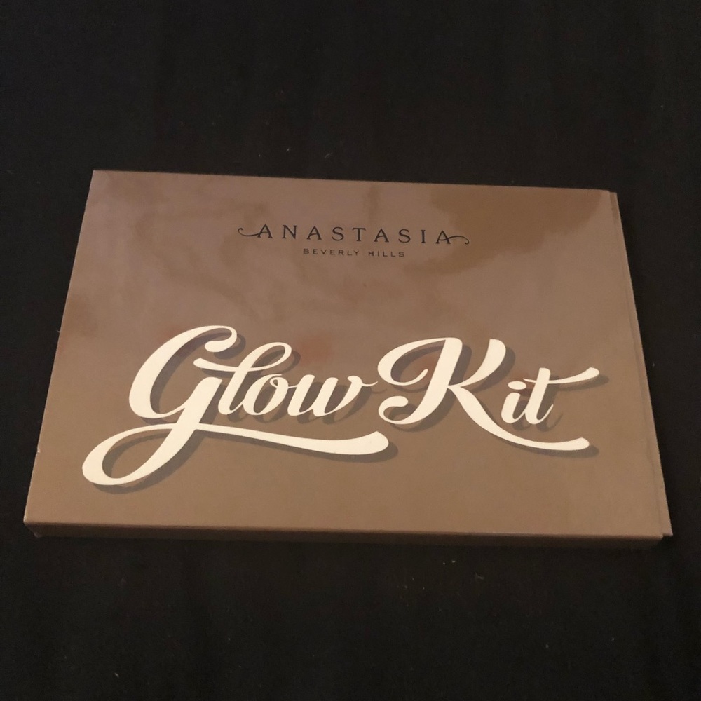 Anastasia Beverly Hills glow kit
